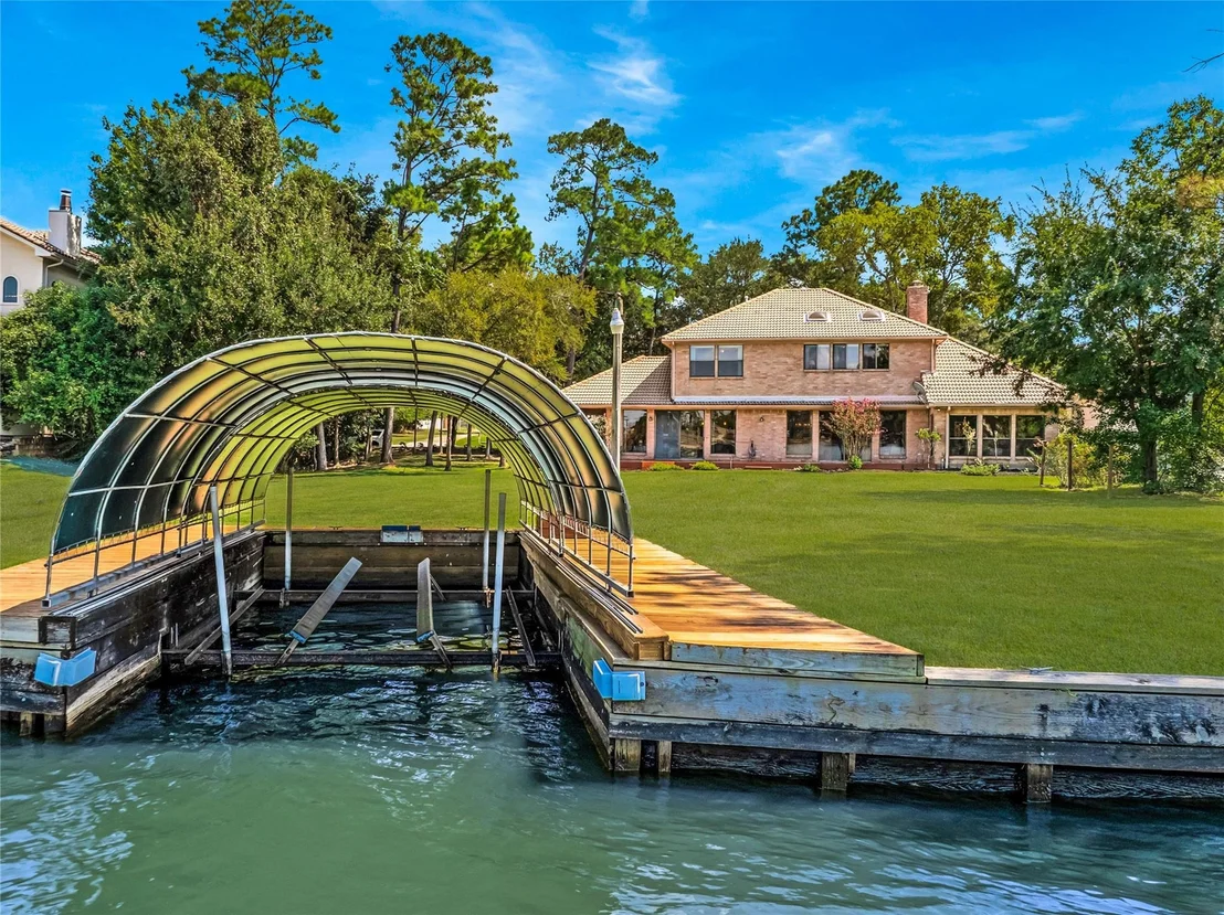 Photo of 142 Lakeside Drive