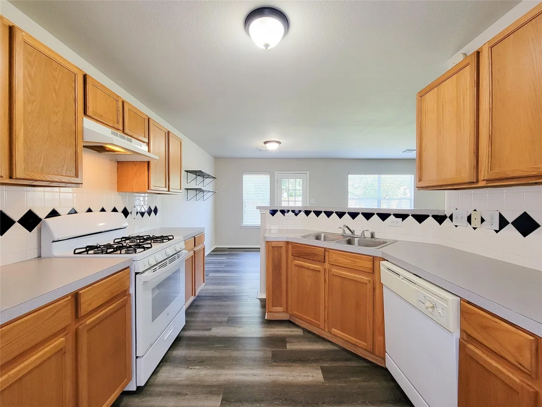 Photo of 5746 Roehampton Court