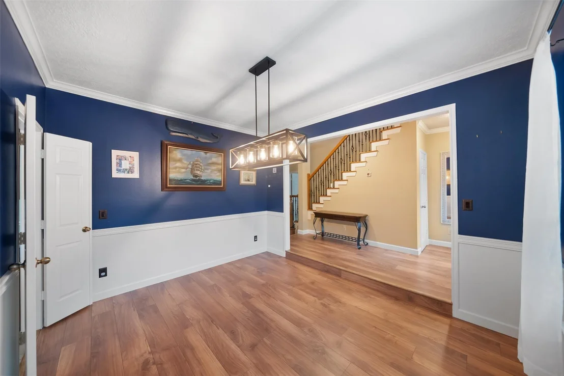 Photo of 84 E Stony End Place