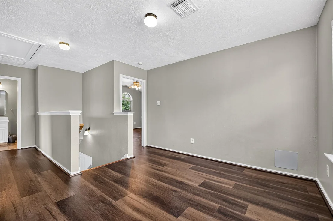 Photo of 9707 Royal Crest Way
