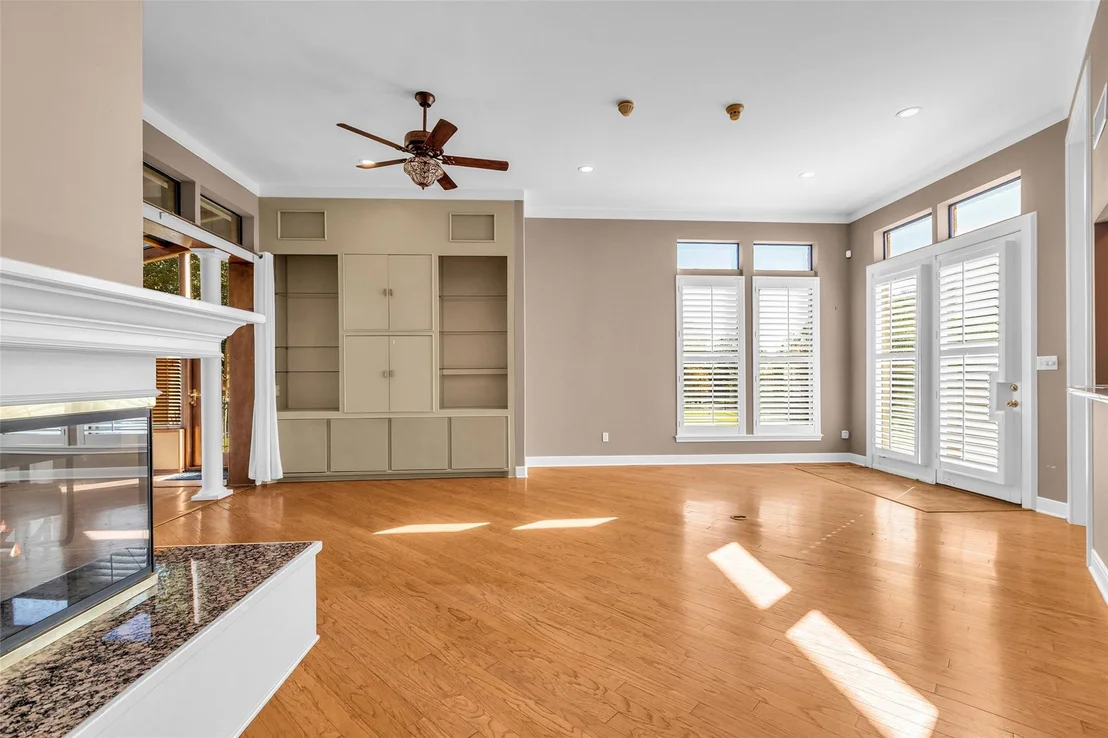 Photo of 566 Edgewood Drive