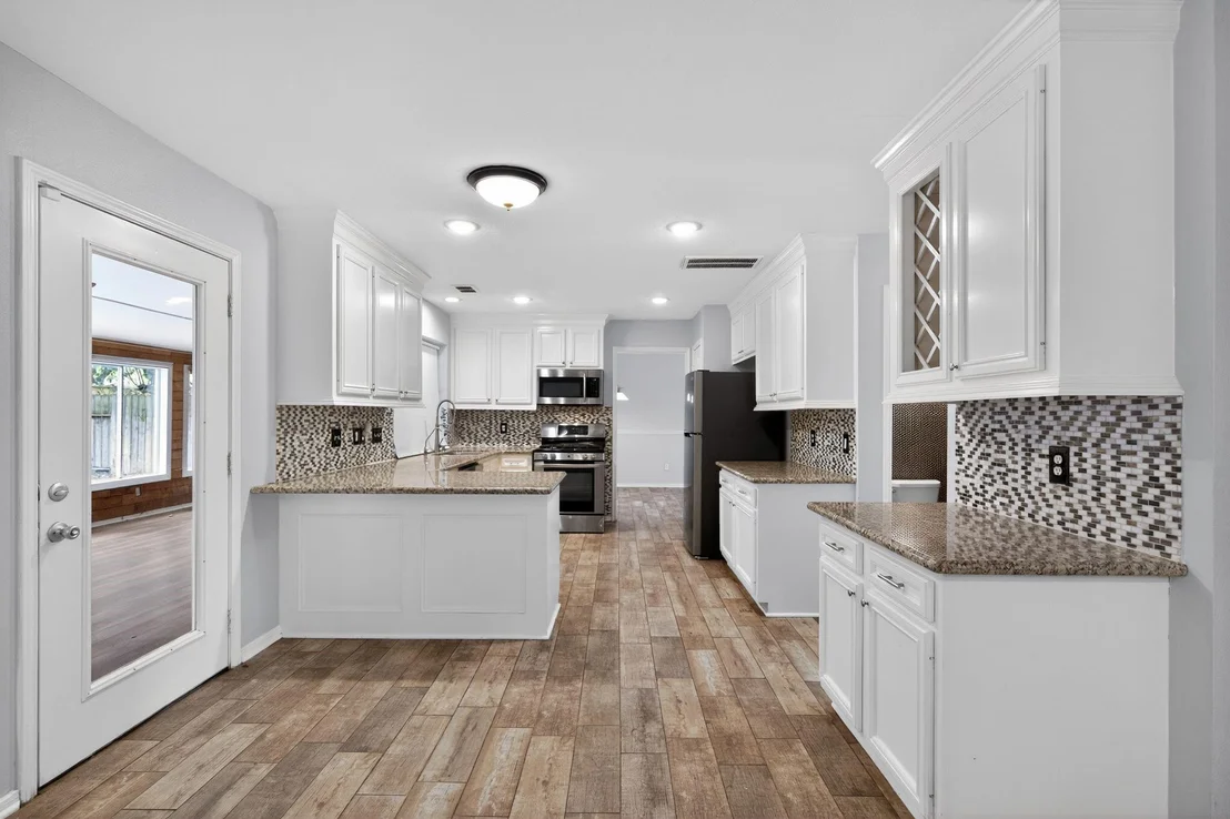 Photo of 918 Long Prairie Drive