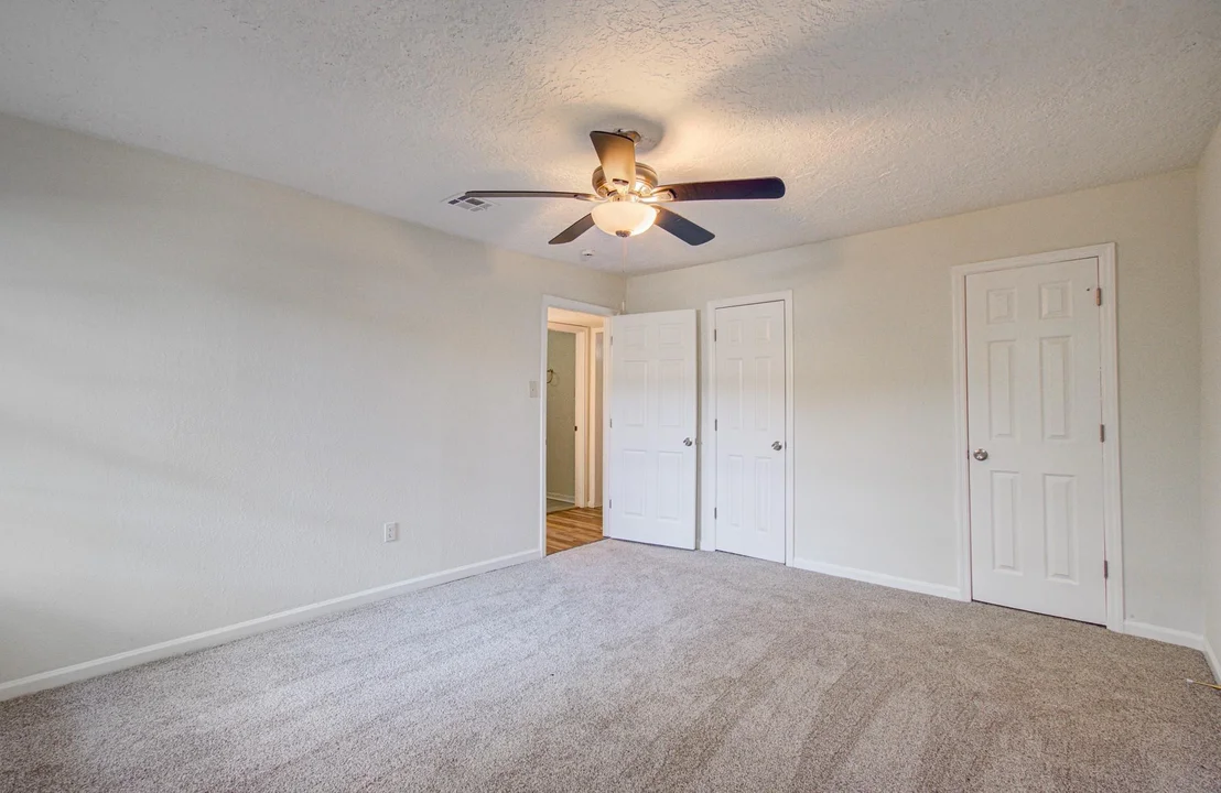 Photo of 5634 Ridgeway Drive