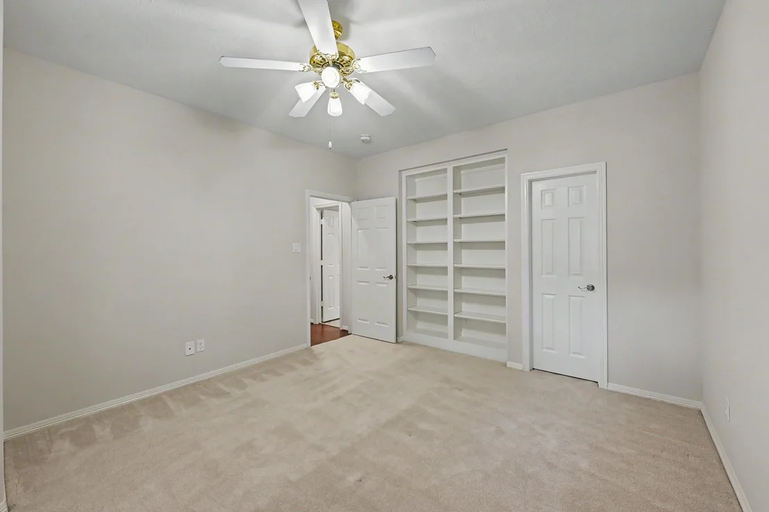 Photo of 22 N Castlegreen Circle