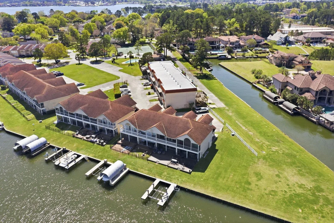 Photo of 2 Regency Point
