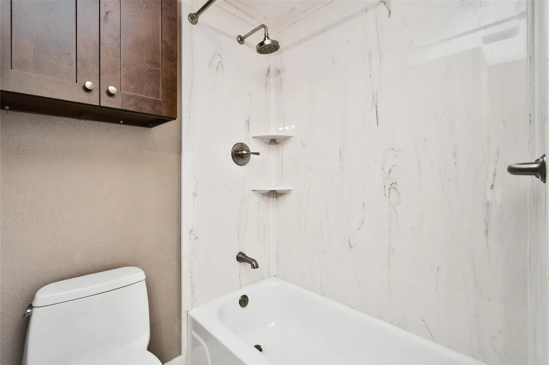 Photo of Unit 14A at 2501 Gulf Freeway