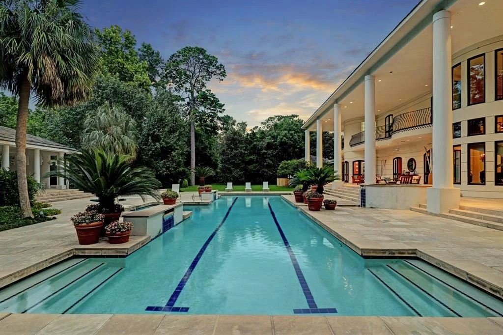 Photo of 324 Buckingham Drive