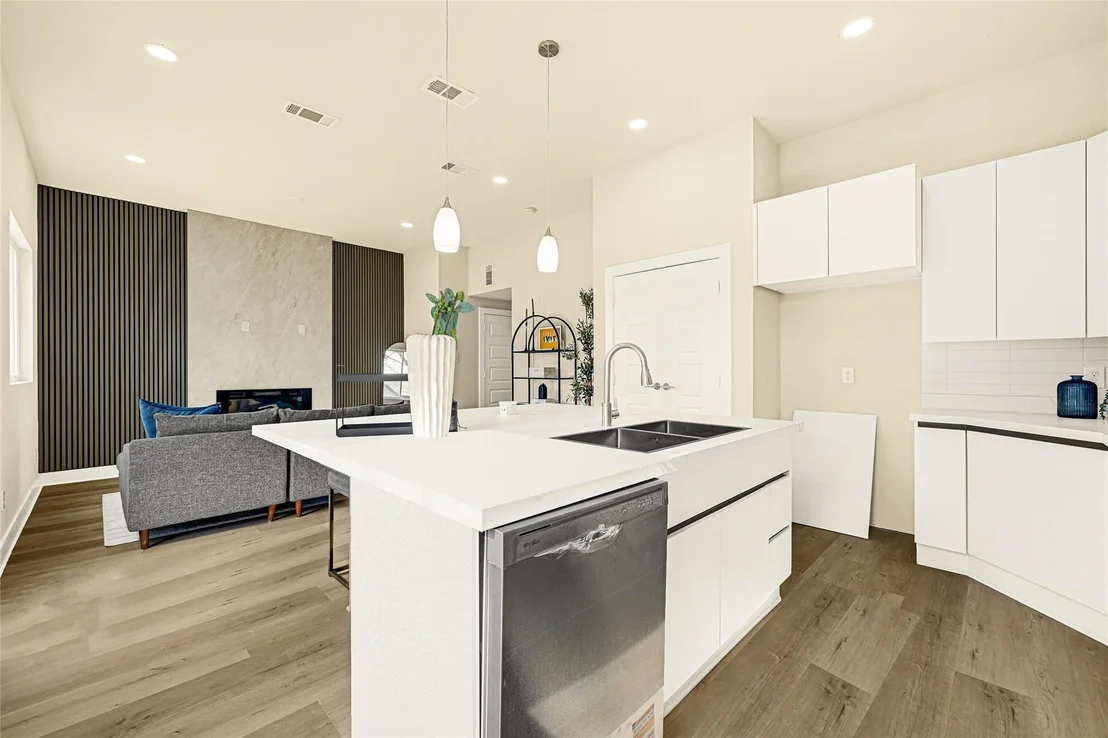 Photo of 706 Savonna