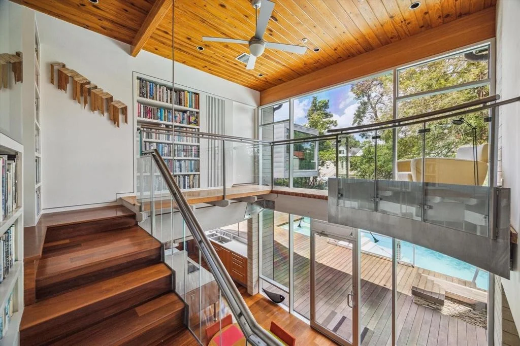Photo of 2320 Blue Bonnet Boulevard