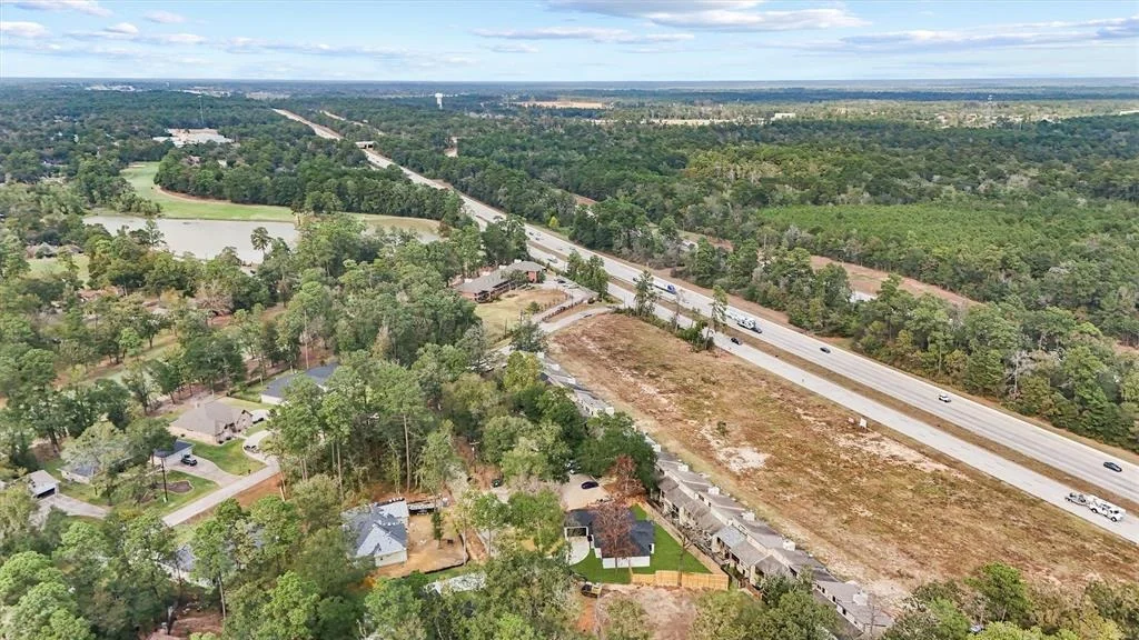 Photo of 84 Lakeway Court