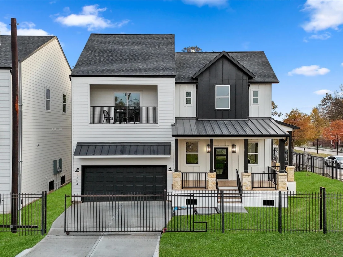 Photo of 2304 Langley Road