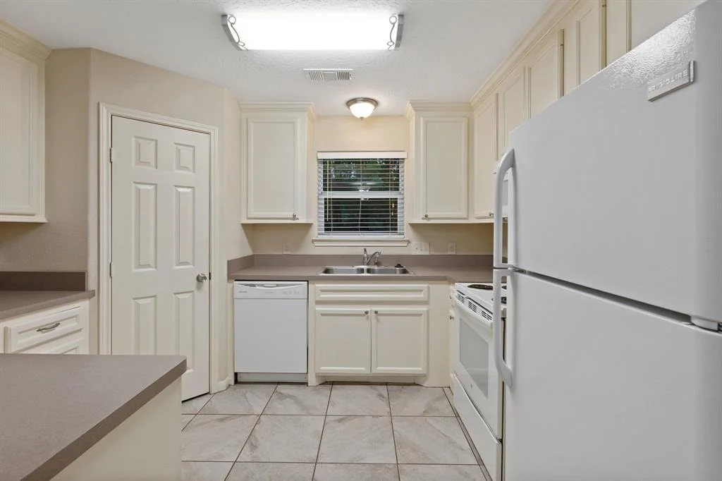 Photo of 12502 Hackberry Drive