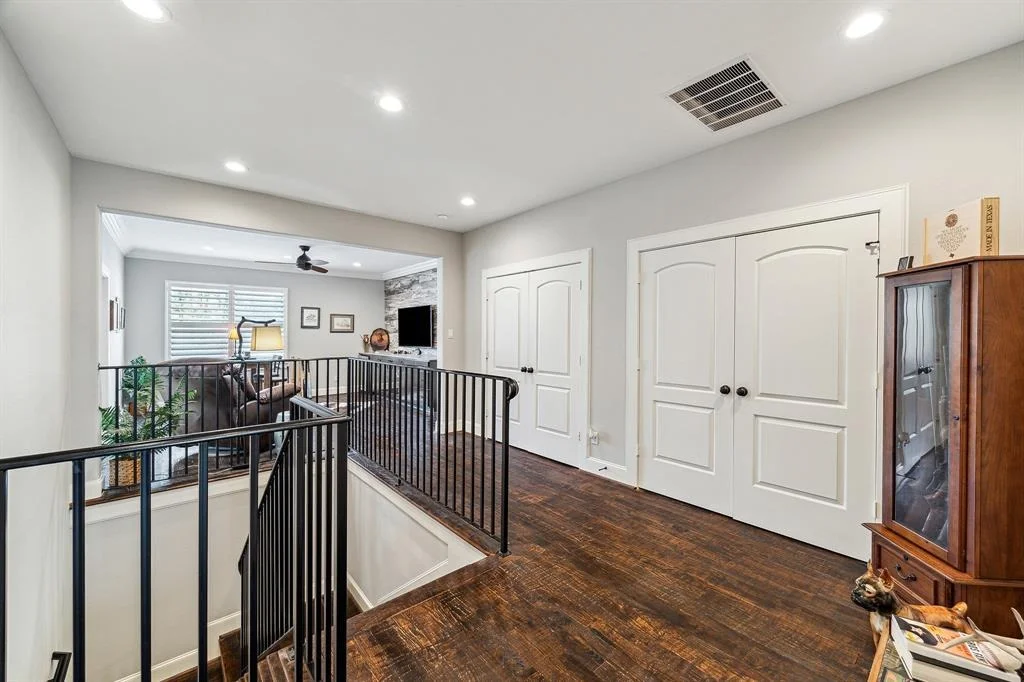 Photo of 16006 Broadwater Drive