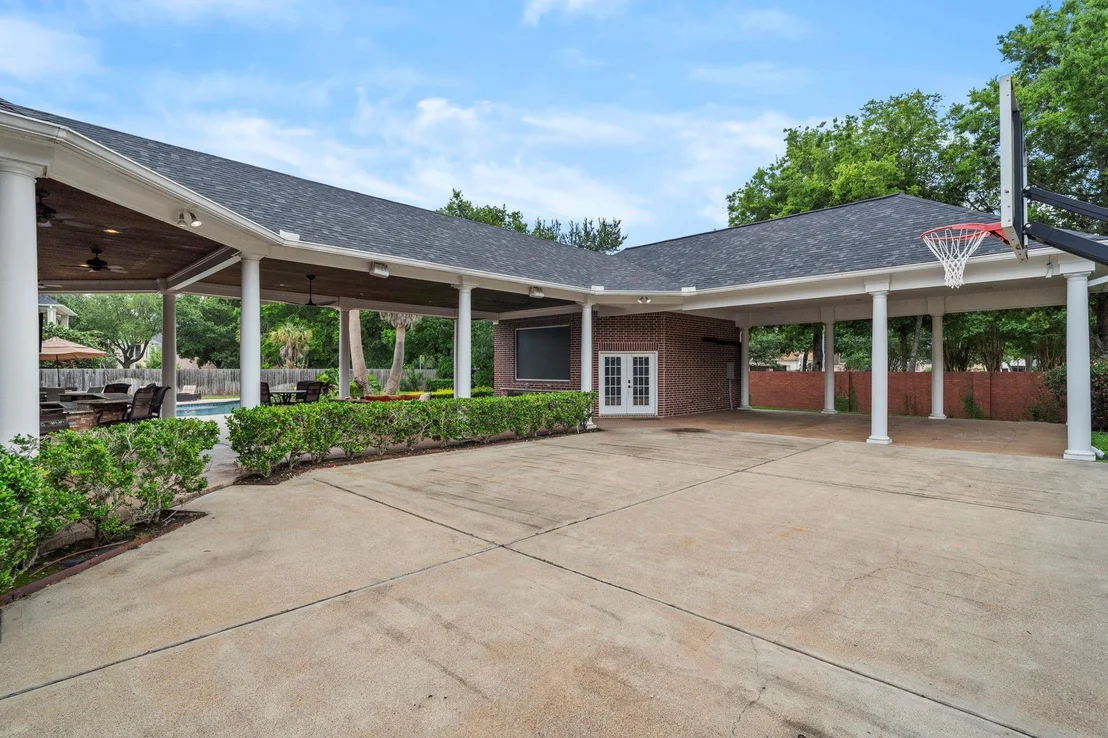 Photo of 8214 Forest Gate Drive