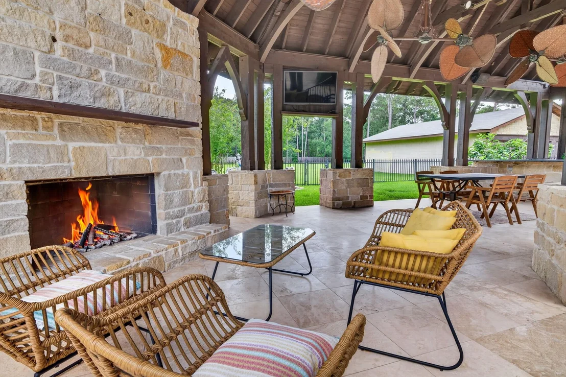 Photo of 728 Crestbend Drive