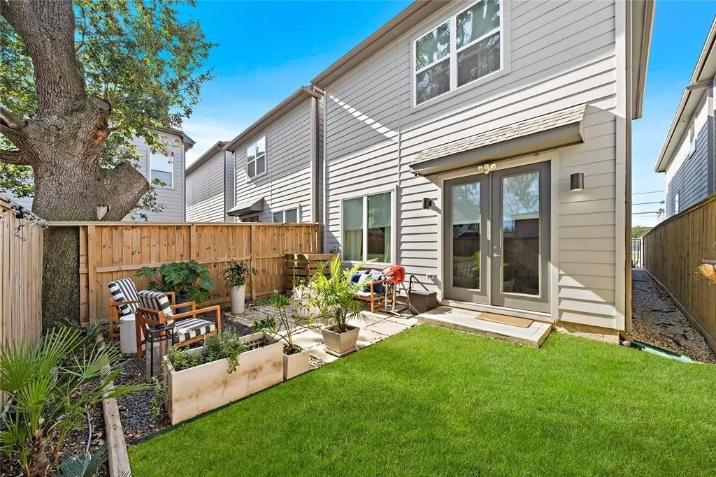 Photo of 2434 Cochran Street