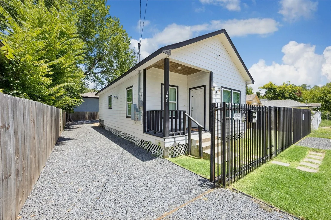Photo of 3025 Drew Street
