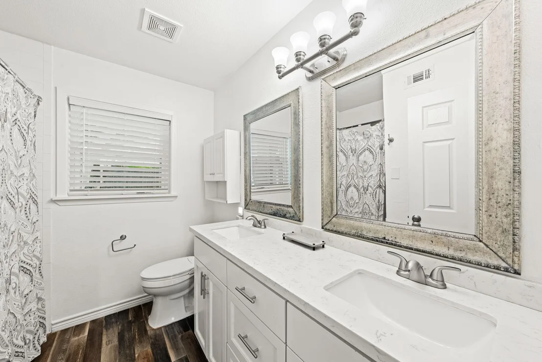 Photo of 5150 Grape Street