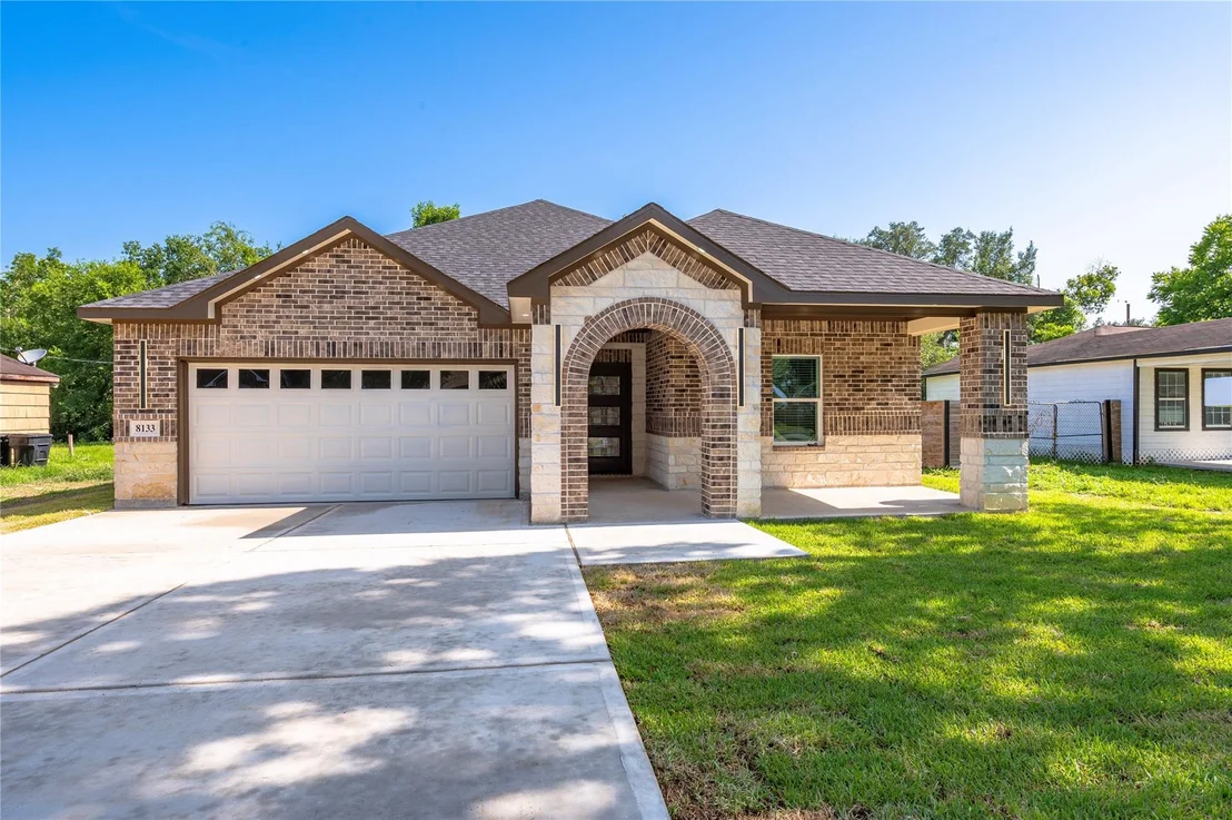 Photo of 8133 Wetherby Lane