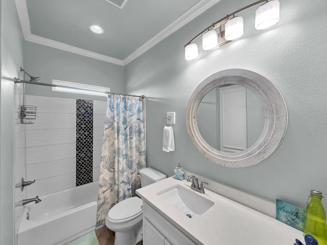 Photo of 962 Surfside Drive