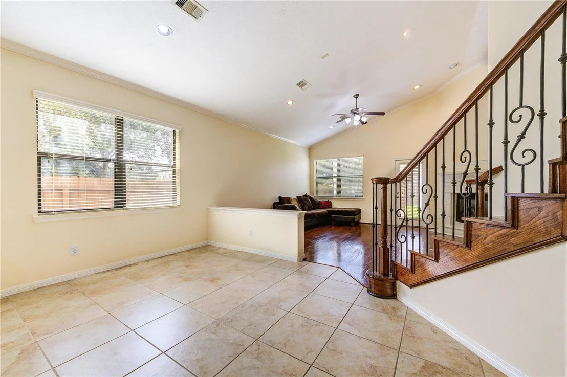 Photo of 2844 Torano