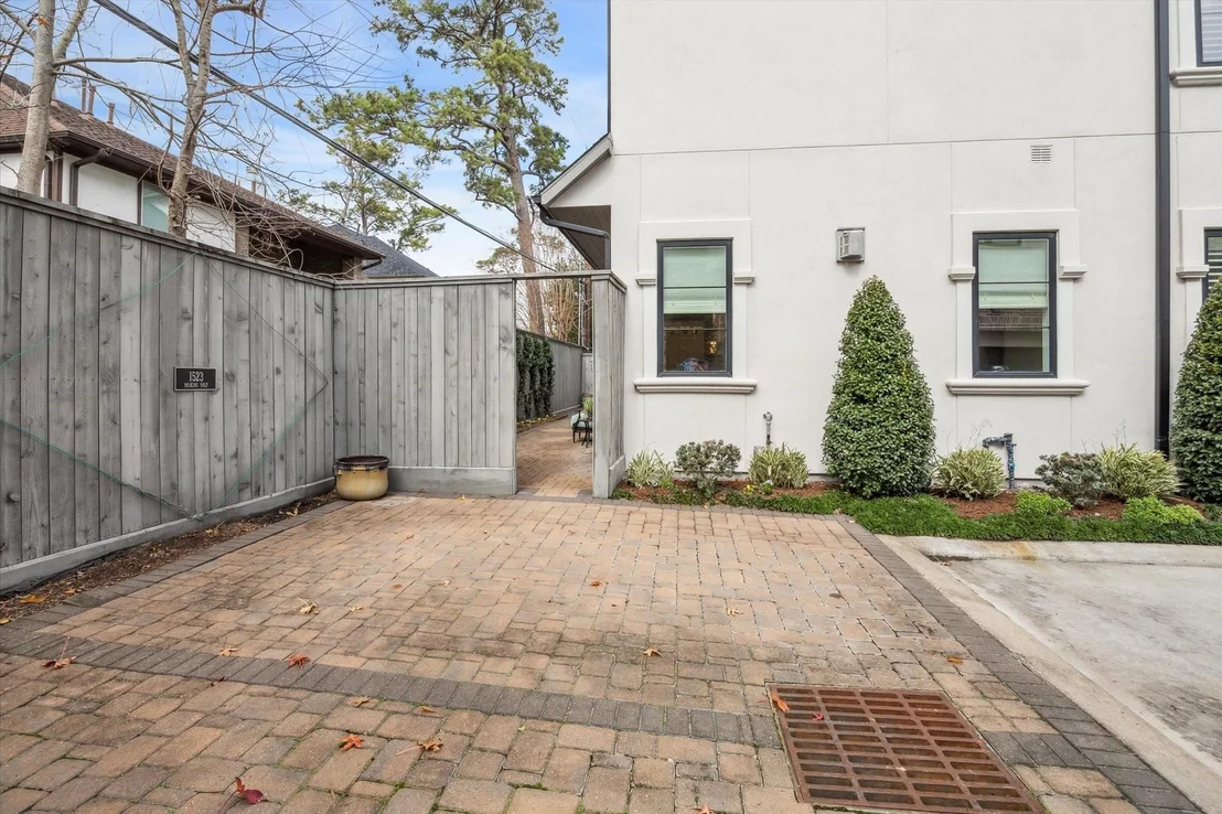 Photo of 1523 Cunningham Parc Lane