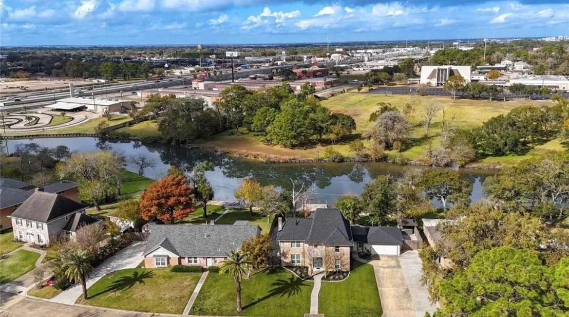 Photo of 303 Old Bayou Drive