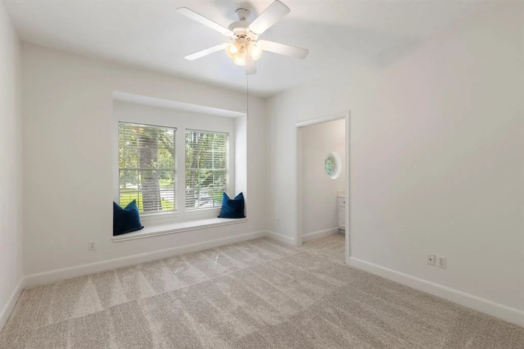 Photo of 174 N Hazelcrest Circle