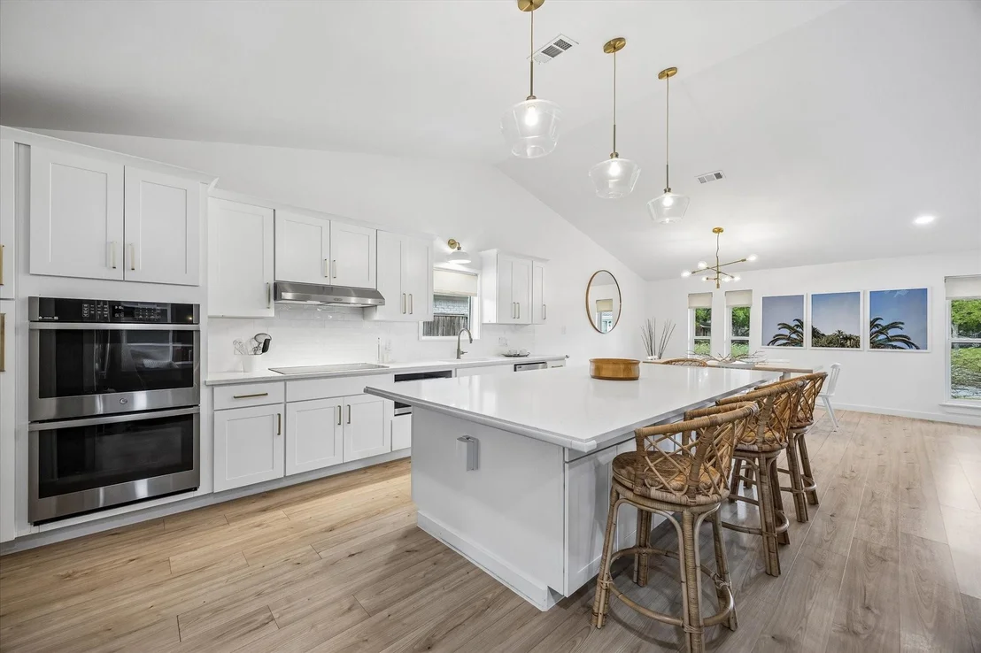Photo of 1031 Chamboard Lane