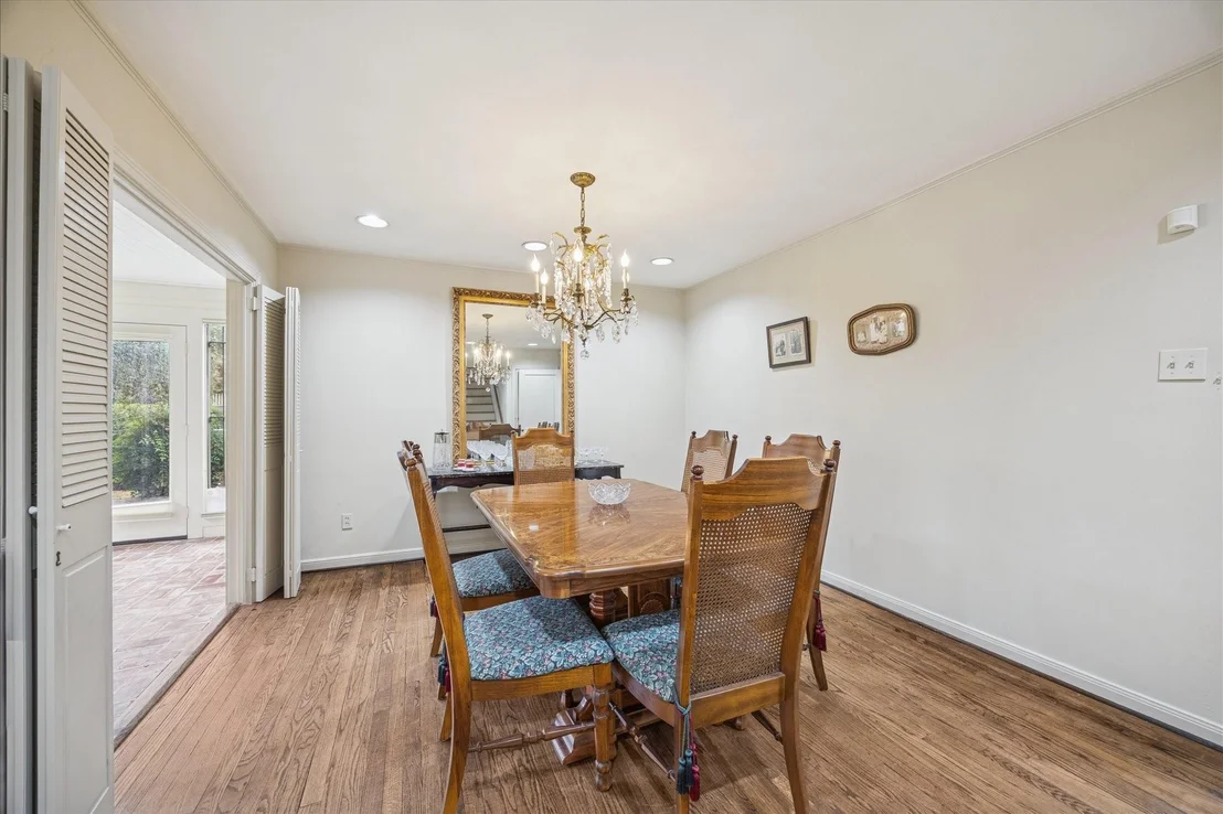 Photo of 914 S Shepherd Drive