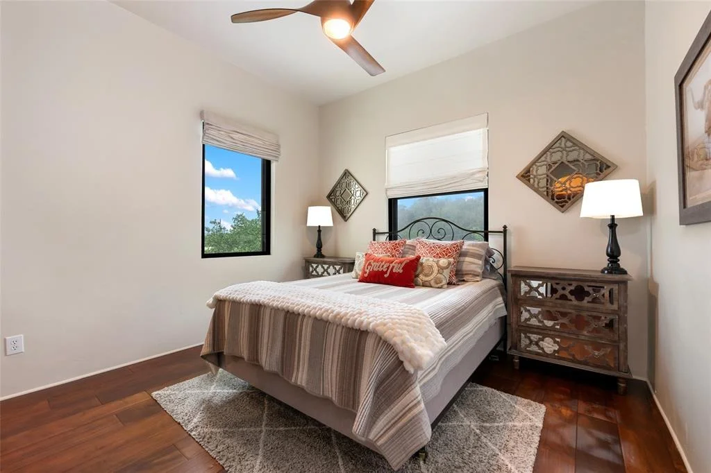 Photo of 1404 Hurst Creek Road