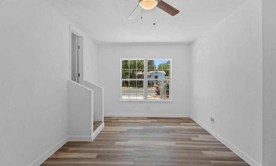 Photo of 512 Vickers Avenue