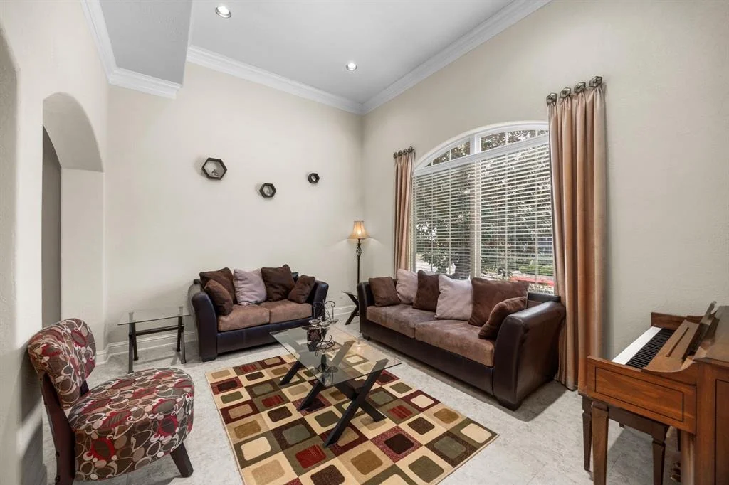Photo of 2627 Tudor Manor
