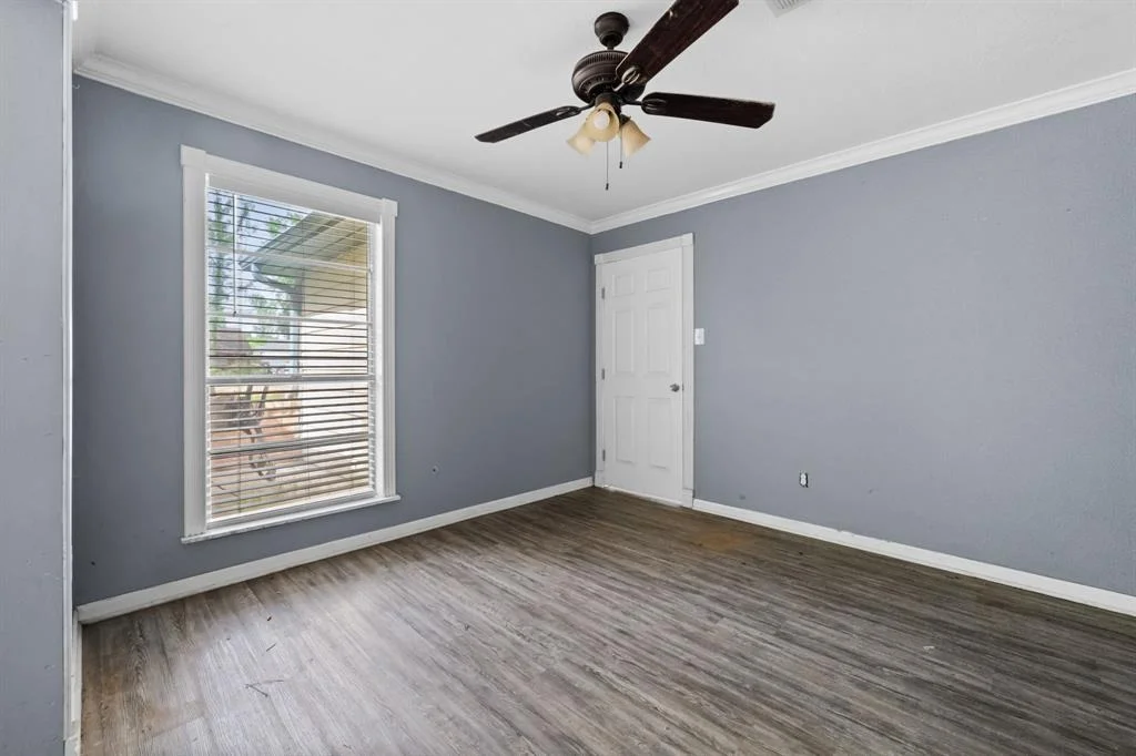 Photo of 300 Shady Glen Lane