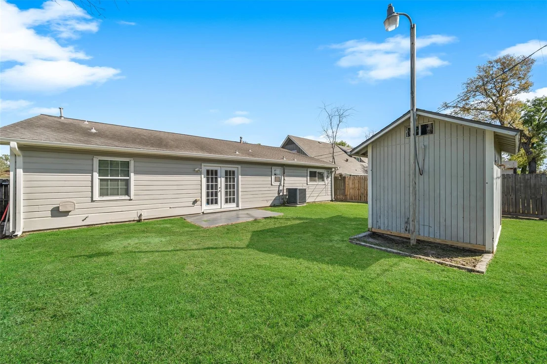 Photo of 5203 Chantilly Lane