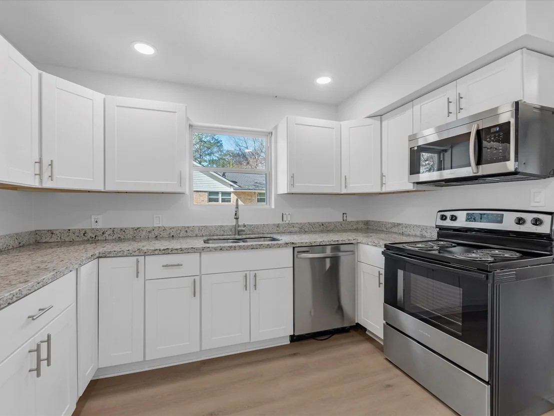Photo of 740 River Plantation Drive