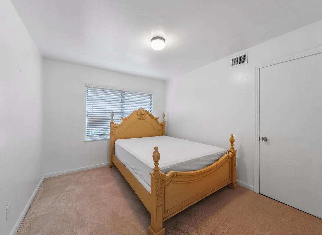 Photo of 712 Arion Lane