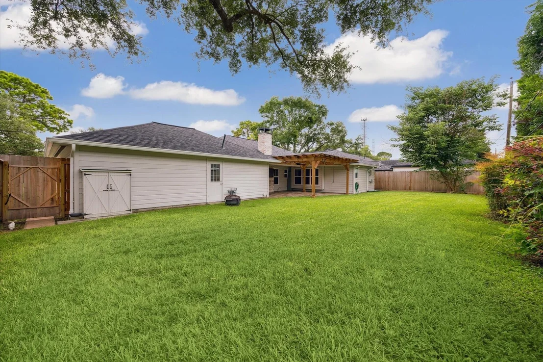 Photo of 2523 Moss Hill Drive