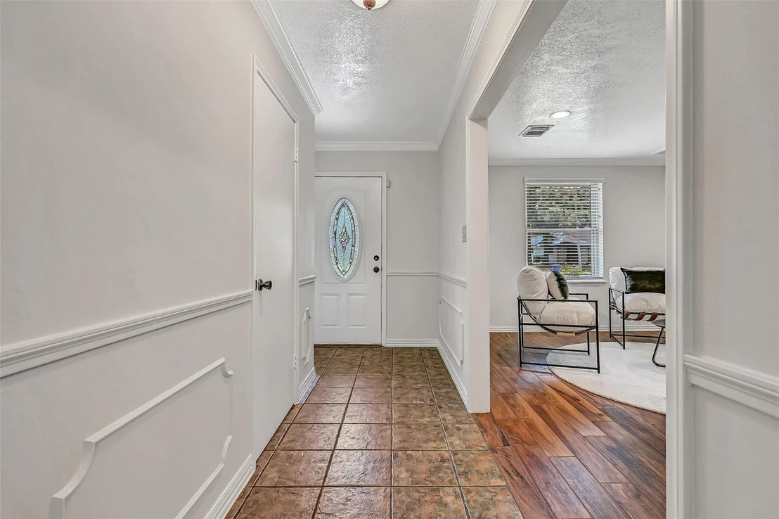 Photo of 705 Quaker Drive