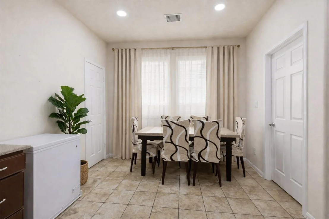 Photo of 8806 Willow Wind Lane