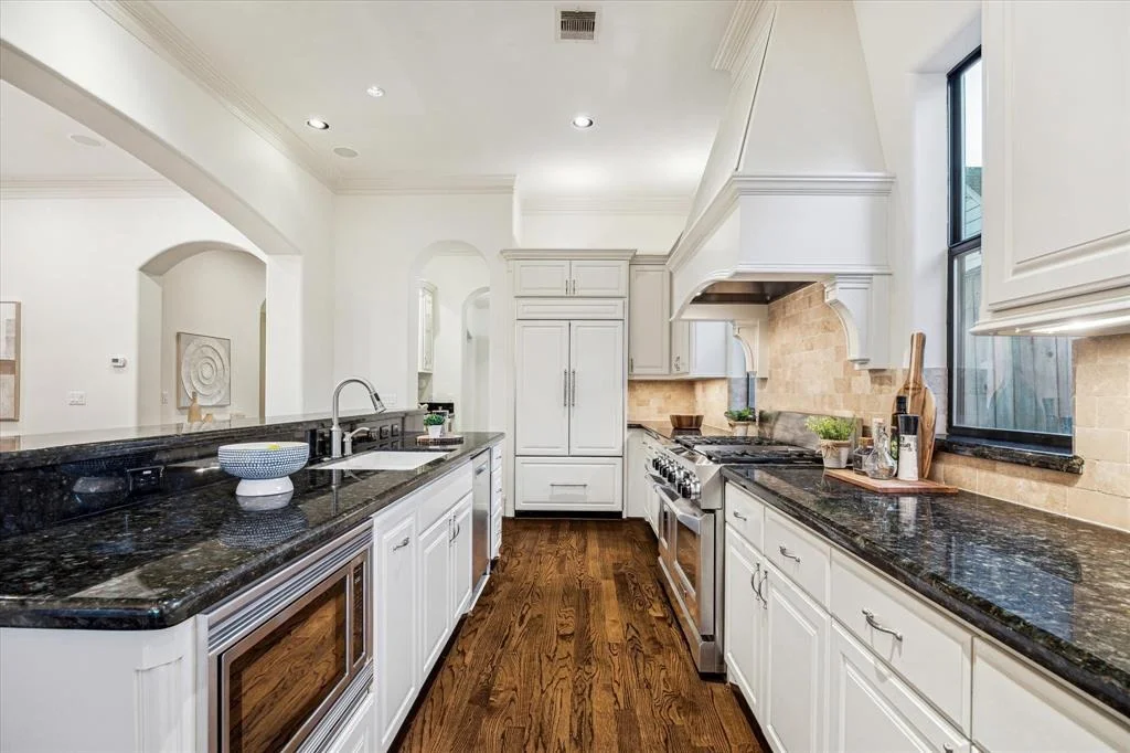 Photo of 2036 Addison Road
