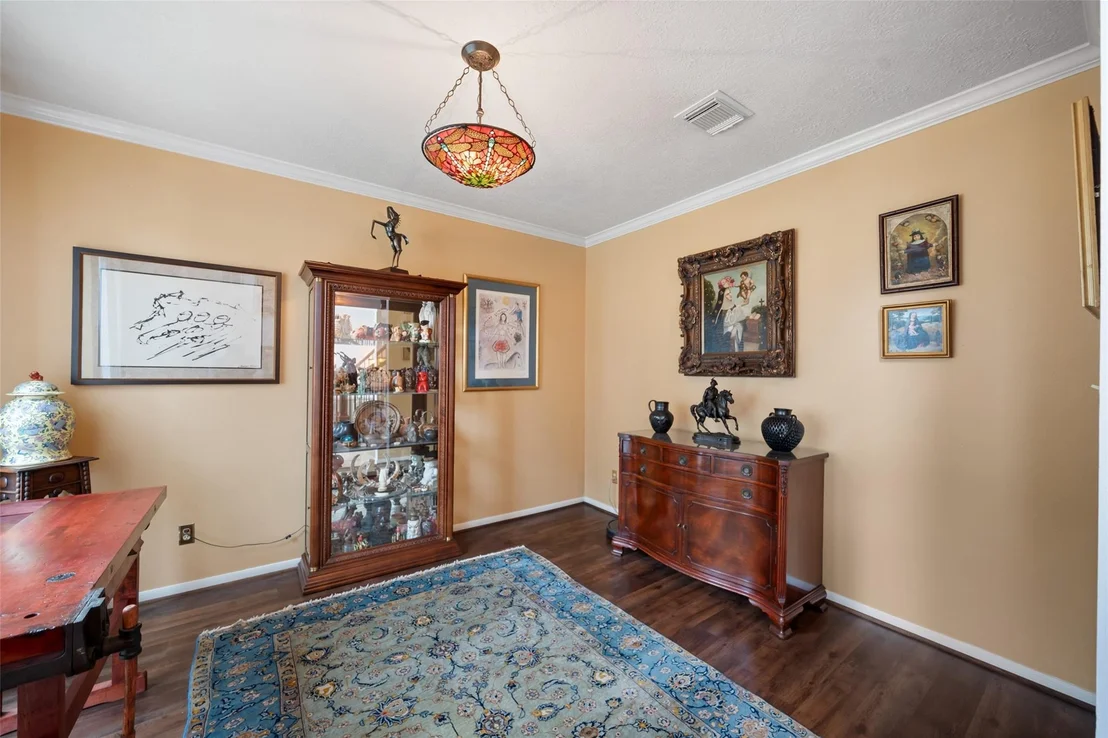 Photo of 16303 Avenplace Road