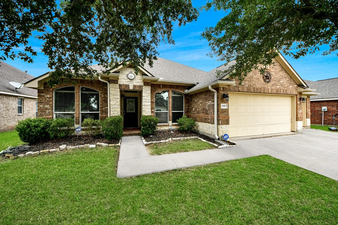 Photo of 9307 Russeff Field Lane