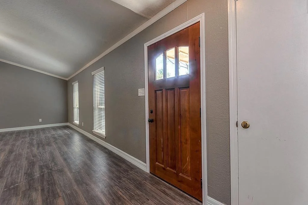 Photo of 24126 Whitefield Lane