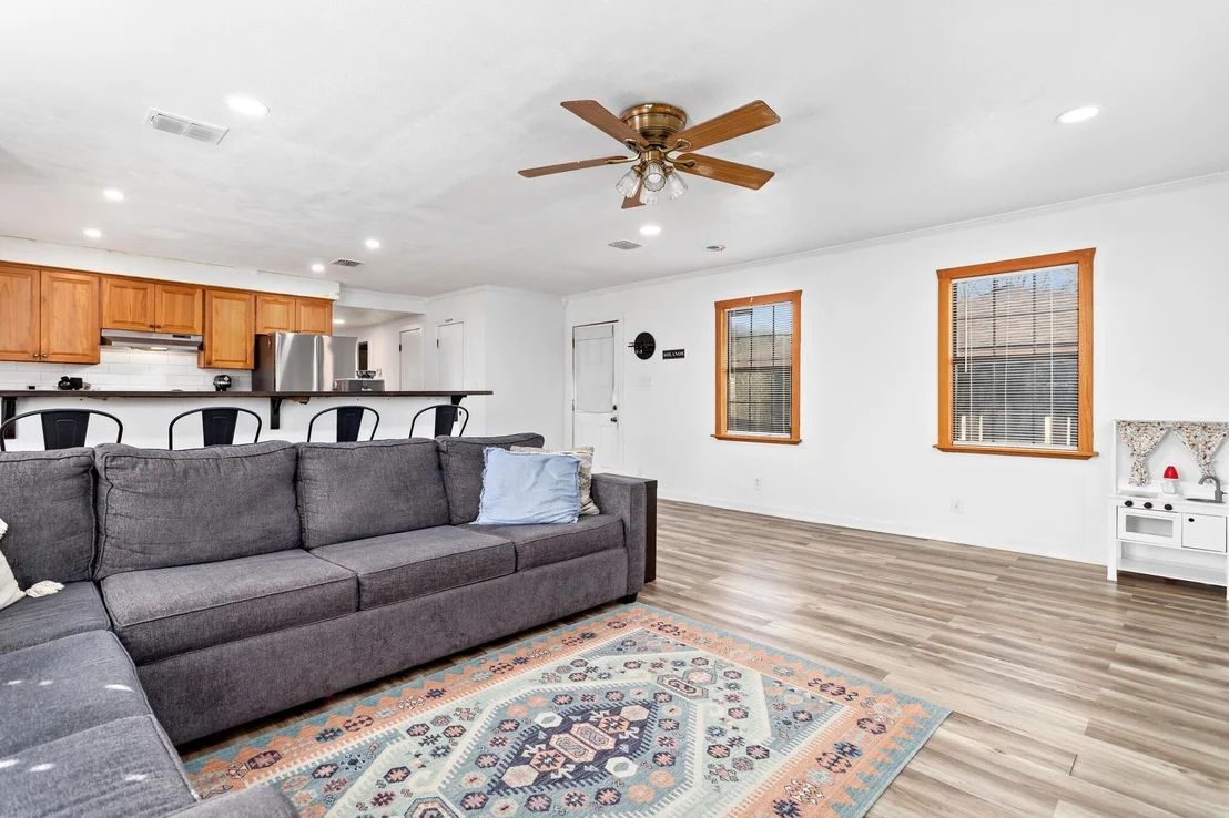 Photo of 606 Avenue A
