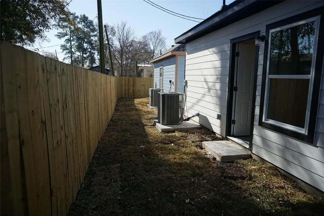 Photo of 10090 Calendar Street