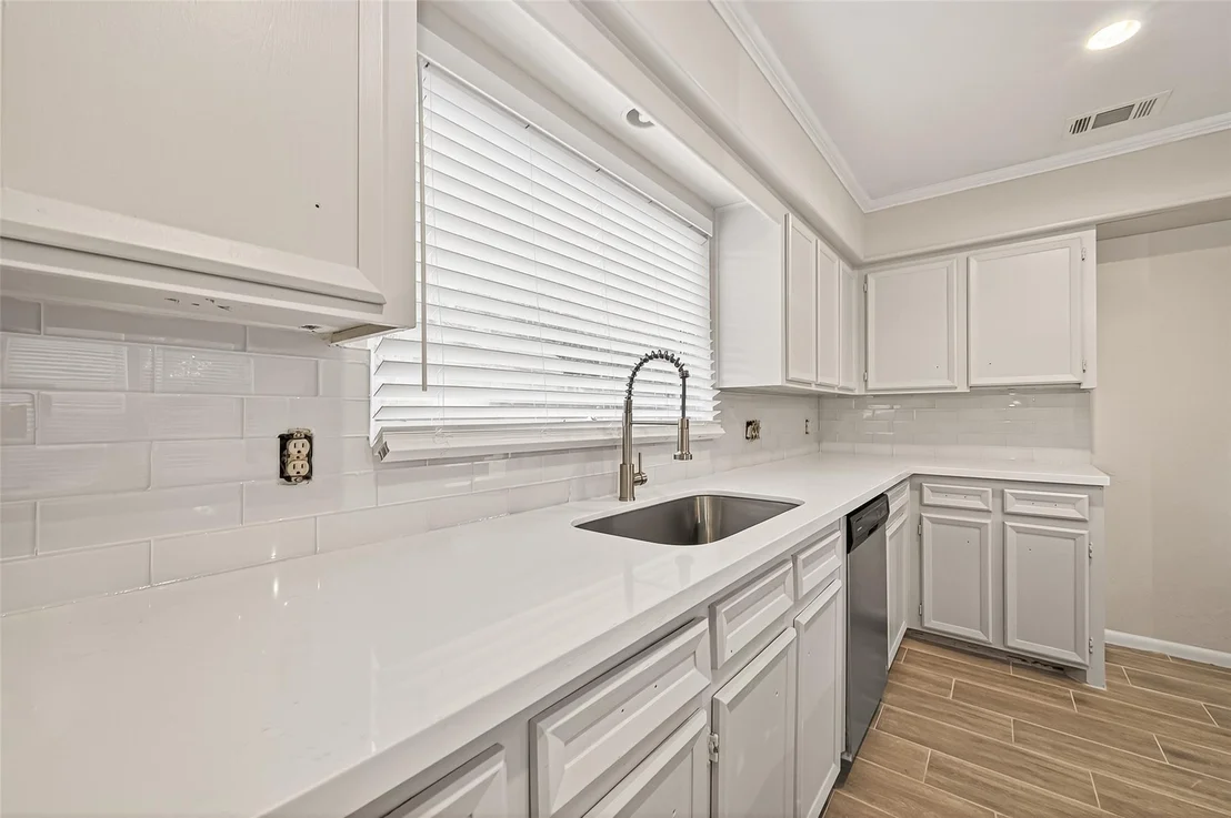 Photo of 5451 Oakhaven Lane