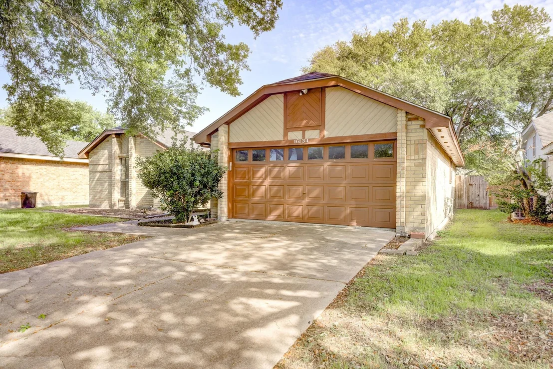 Photo of 16134 Beechnut Street