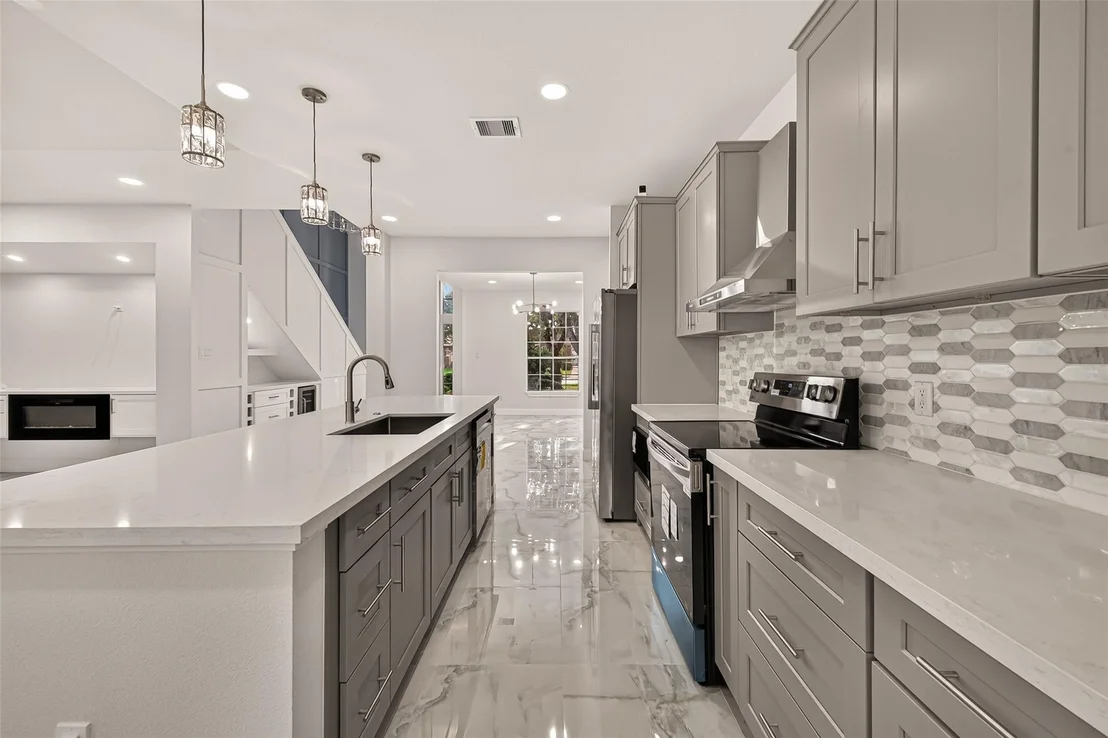 Photo of 2111 Pinecreek Pass Lane