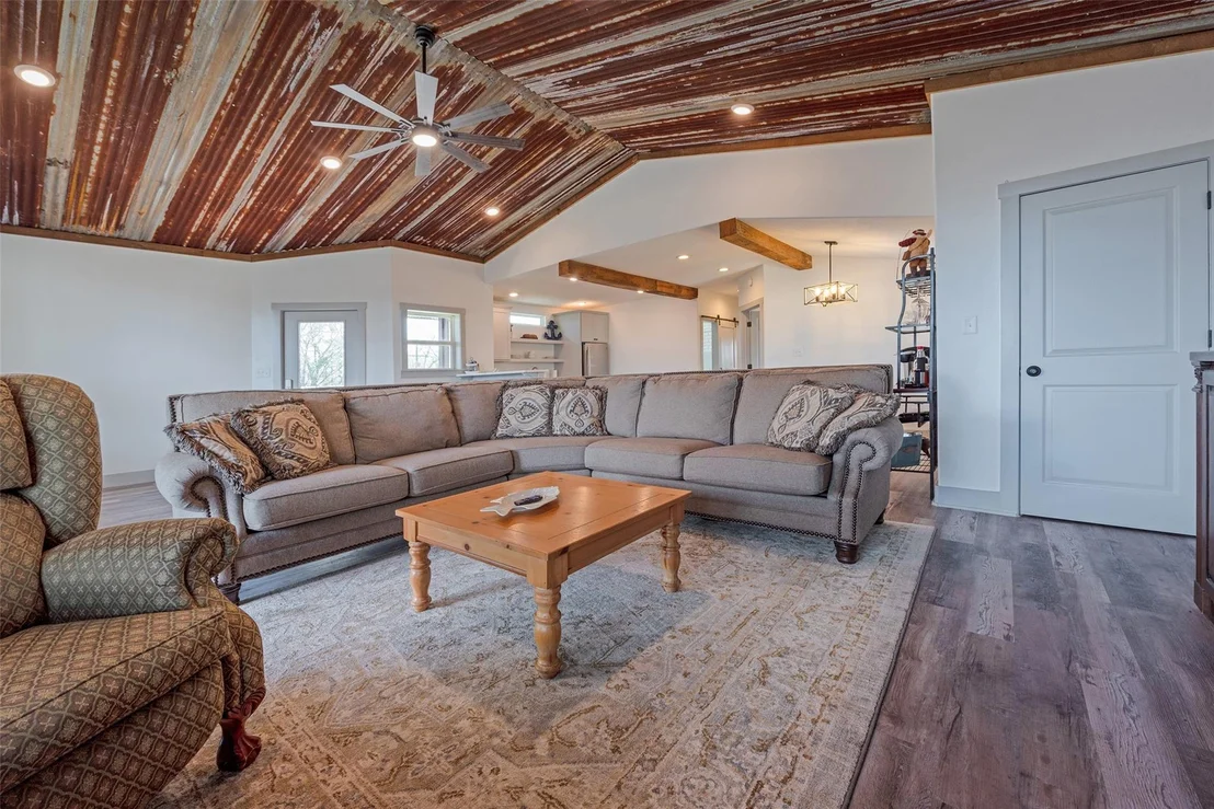 Photo of 574 River Oaks Drive